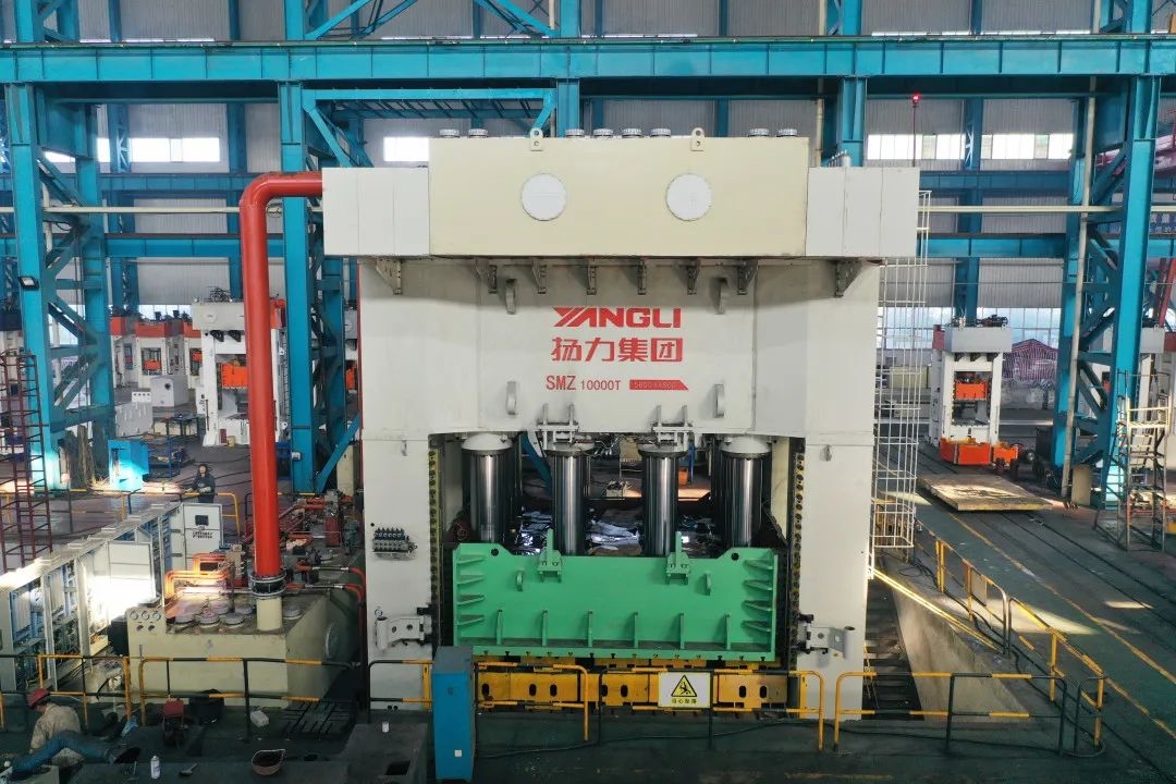 “萬噸級”專用伺服液壓機,超大噸位液壓裝備 “萬噸級”專用伺服液壓機,超大噸位液壓裝備