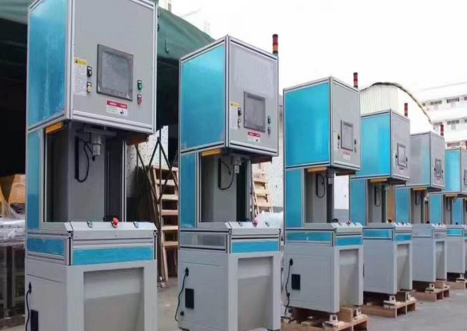 小型伺服压装机：结构刚性强，高精度数控技术的典范